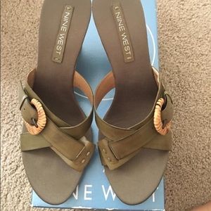 Nine West Wedge Sandals Sz 7.5